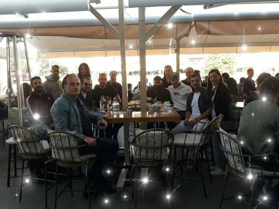 Εν Κάραγατς, Ορεστιάδα Coffees & Drinks cultures, Orestiada. Καφέ-μπαρ αφιερωμένο στην ιστορία της Ορεστιάδας.